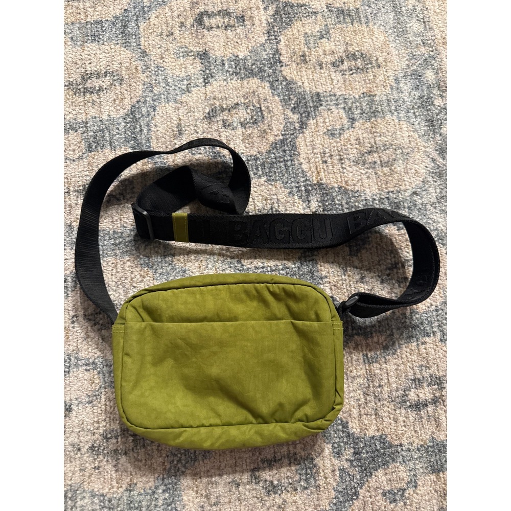 BAGGU Avocado Camera Crossbody Bag Excellent Condition
